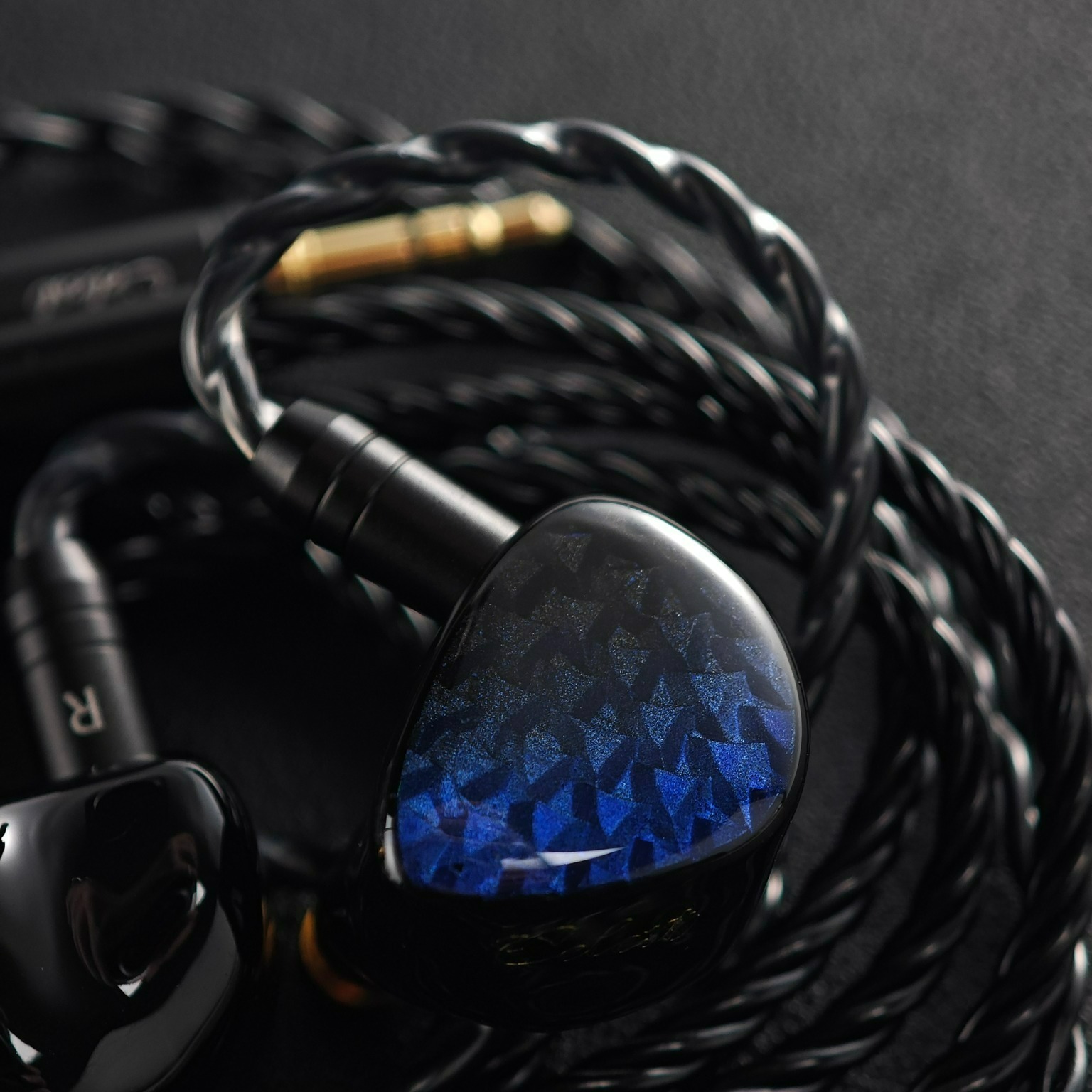 Celest Wyvern Black Remaster Mic